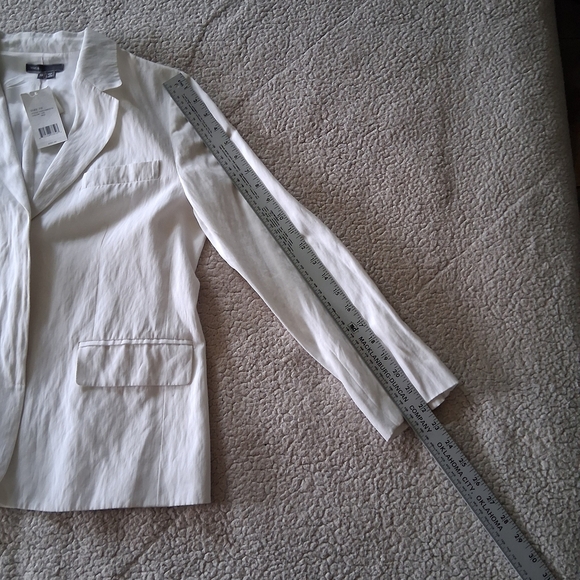 Vince White Blazer for Work - Picture 3 of 6